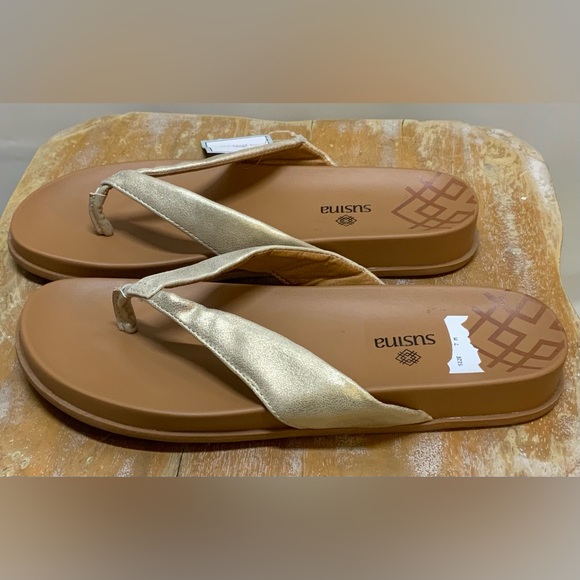 NWT-Susina Gold Arielle Flip Flops-Sz 7M - Picture 3 of 8